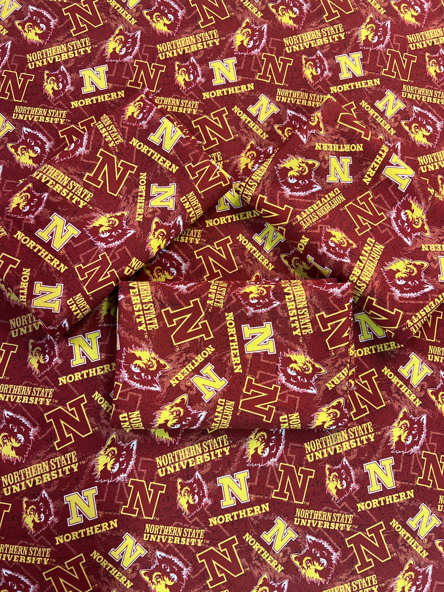 Running Doe Smidge NSU Wolves Fat Quarter Kit