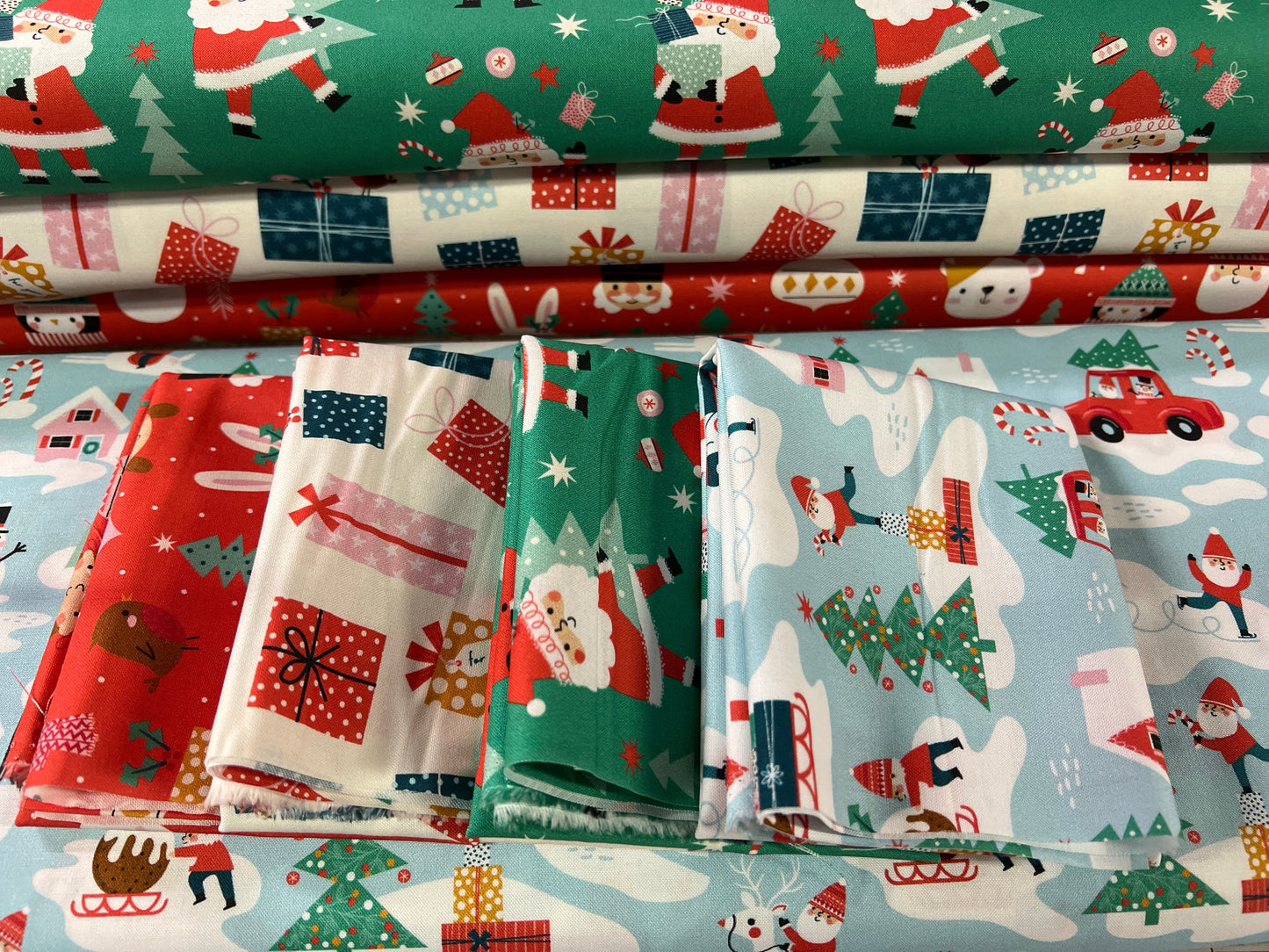Wonderful Christmas Time Fat Quarter Set