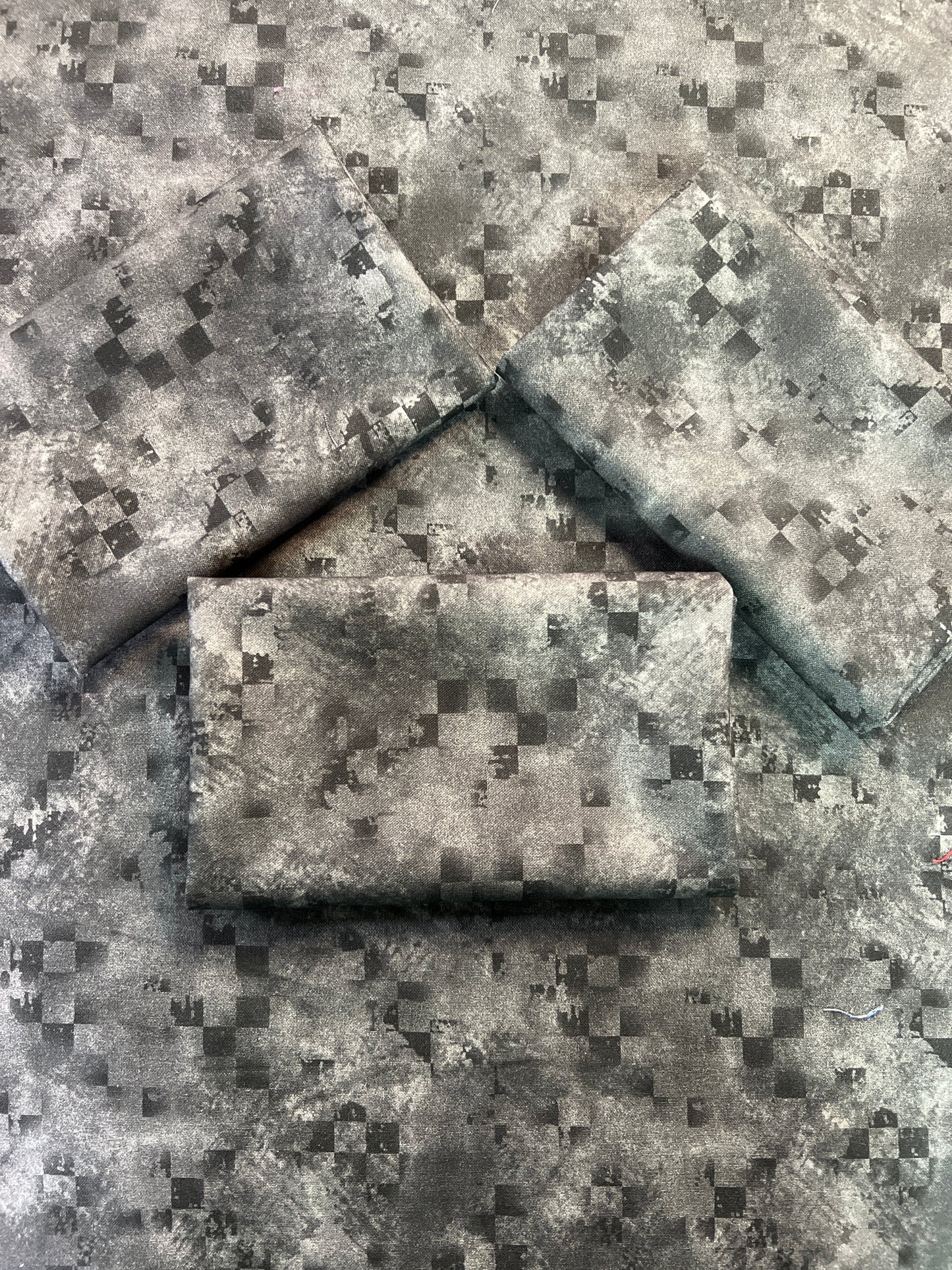Running Doe Cardinal Smudge Half Yard Kit