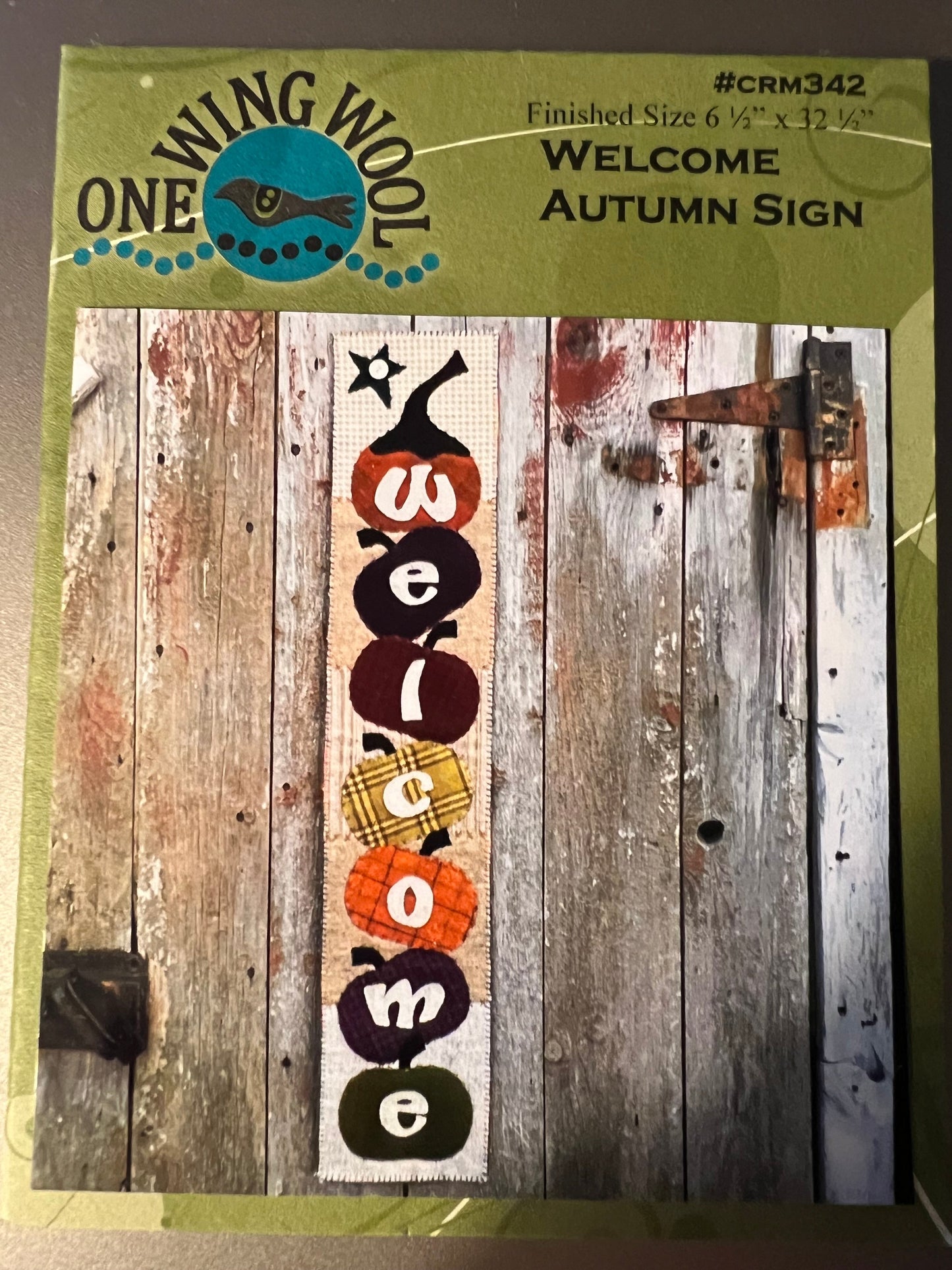 One Wing Wool Welcome Autumn Sign Pattern - CRM342 (6 1/2" x 32 1/2")