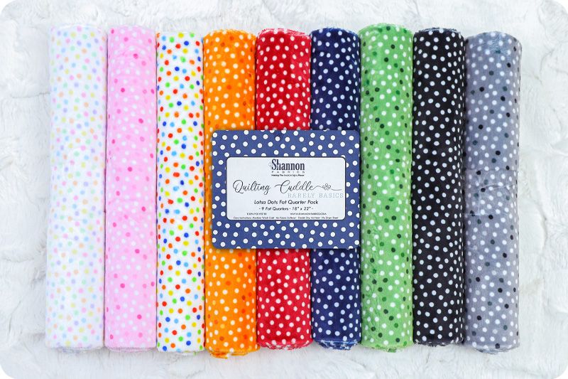 Quilting Cuddle® Basics Fat Quarter Pack Lots a Dots